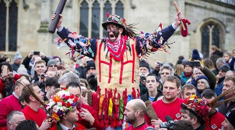 700 yıllık sopa atma oyunu